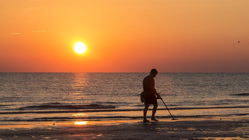 Using Metal Detectors on Hilton Head Island's Beaches