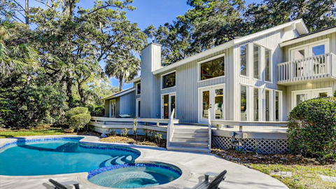 Red Oak 40. a back yard pool